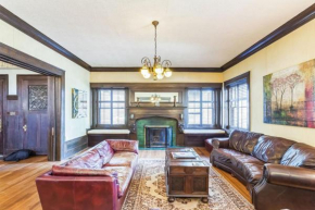 449 Massive 5 bedroom downtown